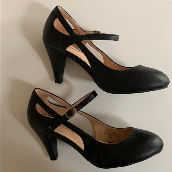 Retro Heels - Picture 2 of 3